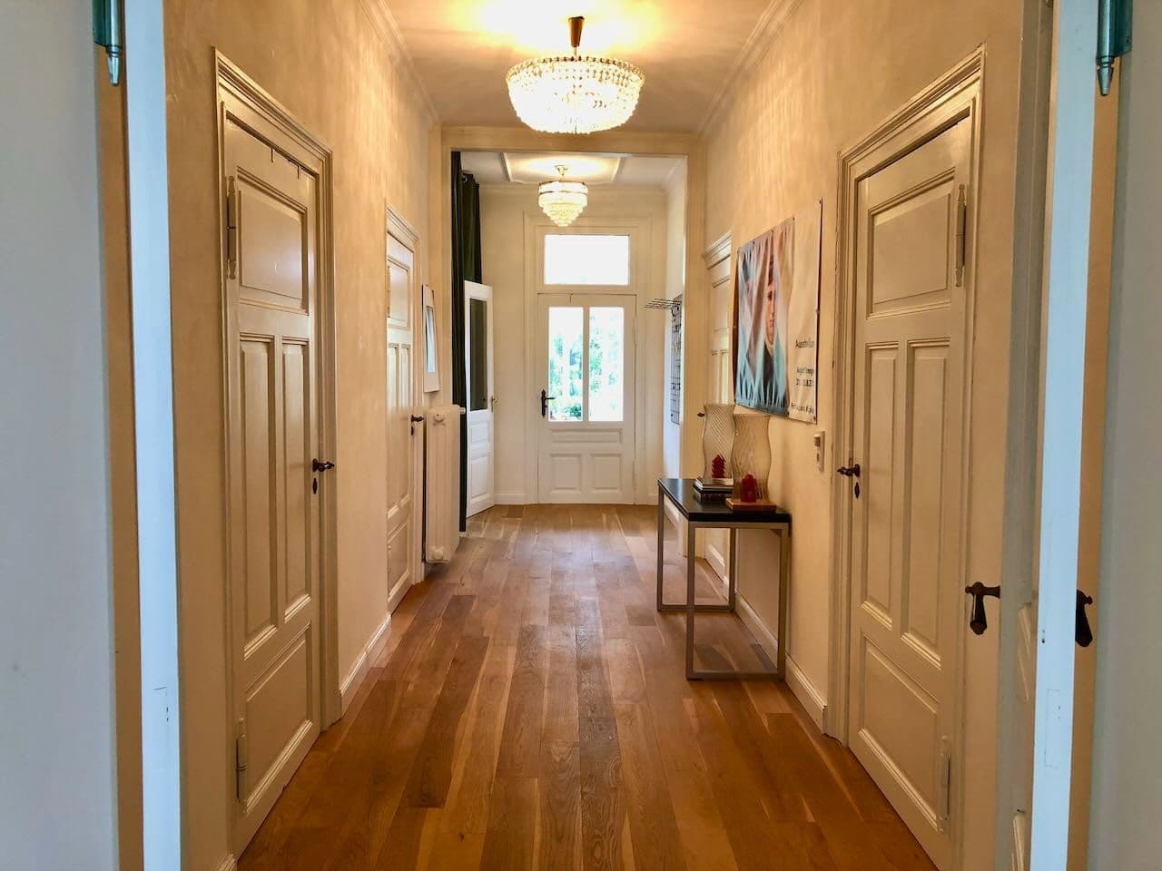 Predaj domu 370 m², pozemek 1.221 m², Bad Sachsa, Dolné Sasko Predaj domu 370 m², pozemek 1.221 m², Bad Sachsa, Dolné Sasko