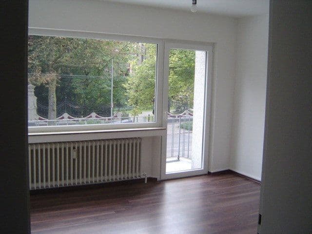 Predaj domu 554 m², pozemek 770 m², Uerdinger Str. 234, Krefeld, Severné Porýnie - Westfálsko Predaj domu 554 m², pozemek 770 m², Uerdinger Str. 234, Krefeld, Severné Porýnie - Westfálsko