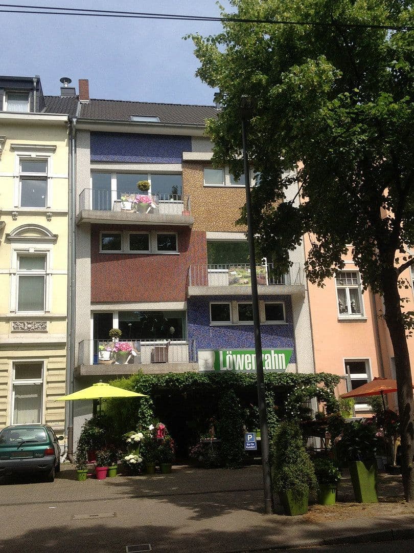 Predaj domu 554 m², pozemek 770 m², Uerdinger Str. 234, Krefeld, Severné Porýnie - Westfálsko Predaj domu 554 m², pozemek 770 m², Uerdinger Str. 234, Krefeld, Severné Porýnie - Westfálsko