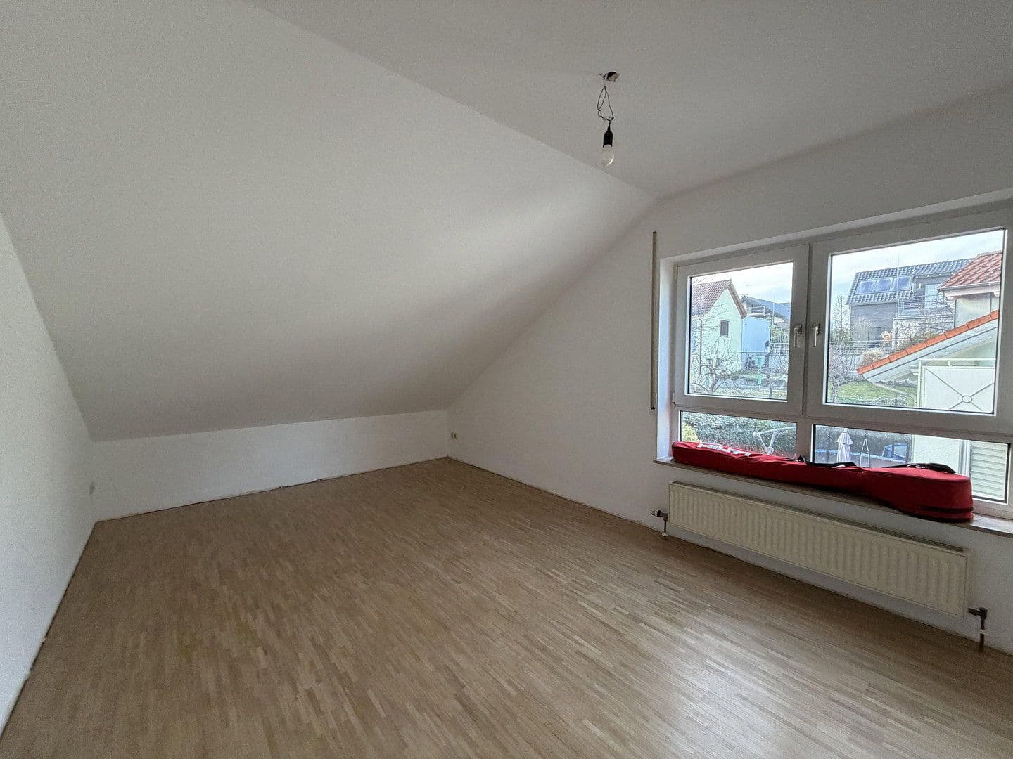 Prenájom bytu 3-izbový 91 m², Cleebronn, Bádensko-Wurttembersko Prenájom bytu 3-izbový 91 m², Cleebronn, Bádensko-Wurttembersko