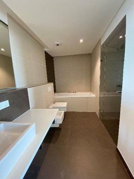 Prenájom bytu 3-izbový 170 m², Europa-Allee 103, Frankfurt am Main, Hesensko Prenájom bytu 3-izbový 170 m², Europa-Allee 103, Frankfurt am Main, Hesensko