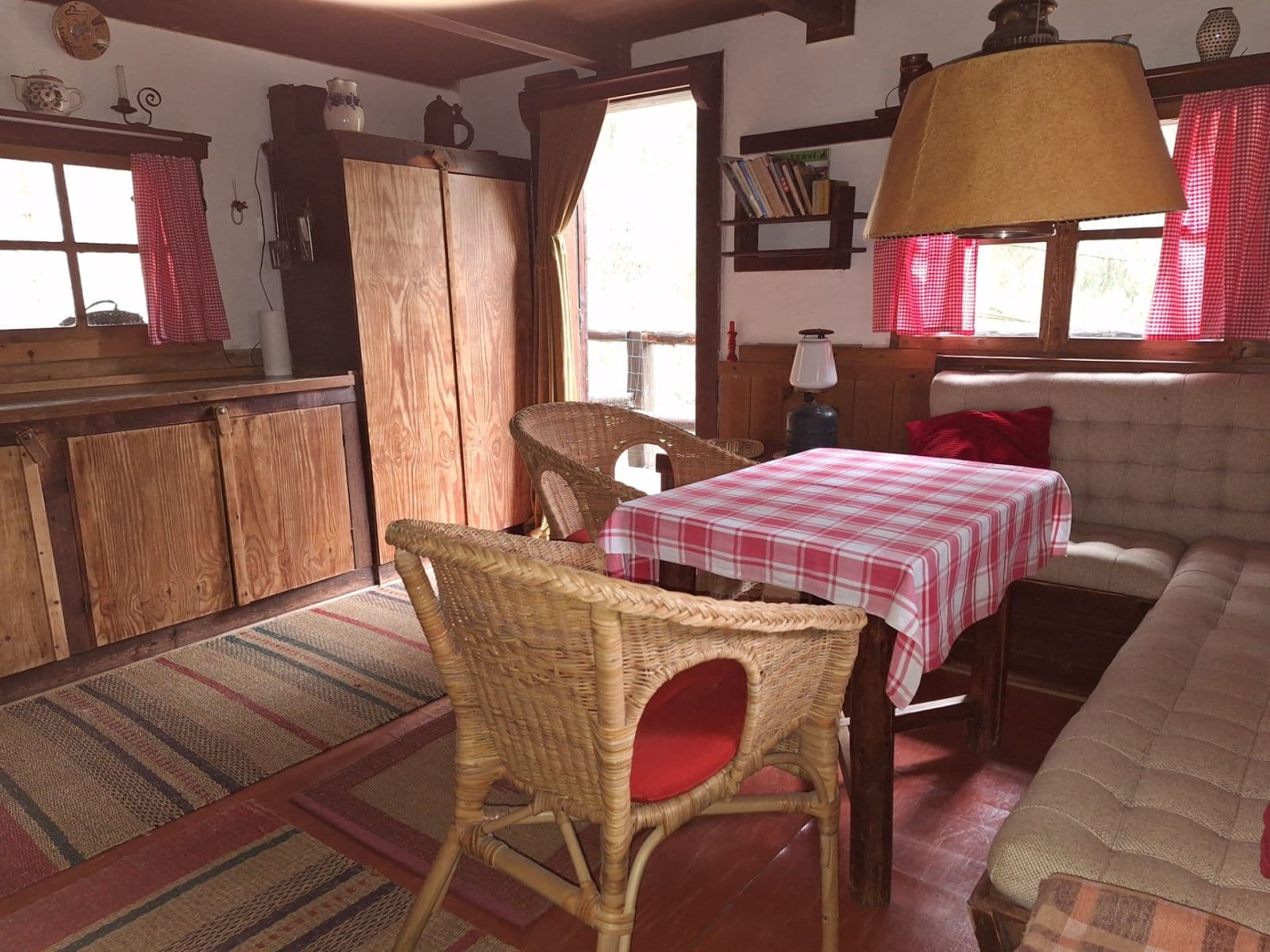 Predaj rekreačného objektu 30 m², pozemek 40 m², Kamenný Přívoz, Středočeský kraj Predaj rekreačného objektu 30 m², pozemek 40 m², Kamenný Přívoz, Středočeský kraj
