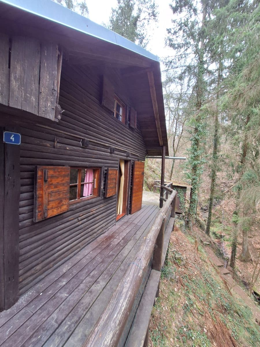 Predaj rekreačného objektu 30 m², pozemek 40 m², Kamenný Přívoz, Středočeský kraj Predaj rekreačného objektu 30 m², pozemek 40 m², Kamenný Přívoz, Středočeský kraj