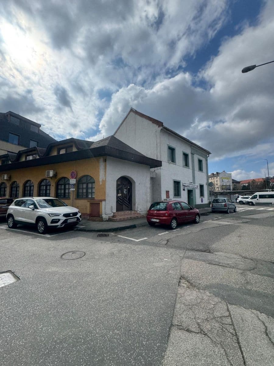 Predaj nebytového priestoru 898 m², Kukuričná, Nové Mesto, Bratislavský kraj Predaj nebytového priestoru 898 m², Kukuričná, Nové Mesto, Bratislavský kraj