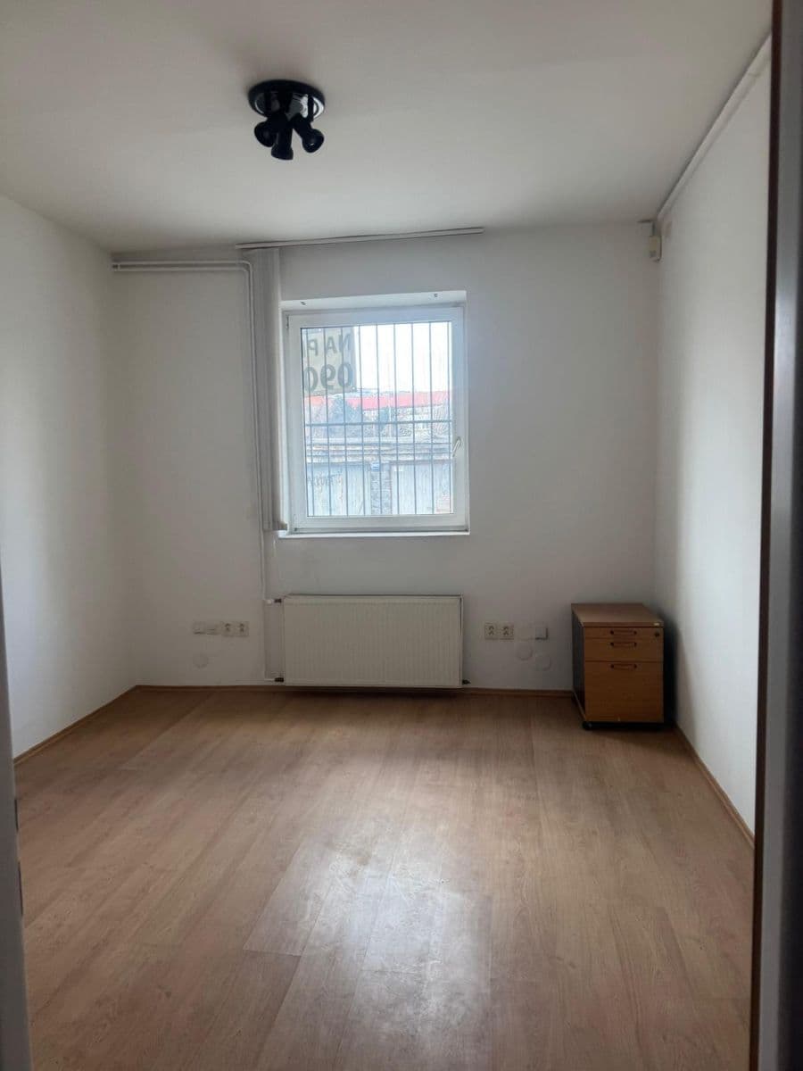 Predaj nebytového priestoru 898 m², Kukuričná, Nové Mesto, Bratislavský kraj Predaj nebytového priestoru 898 m², Kukuričná, Nové Mesto, Bratislavský kraj