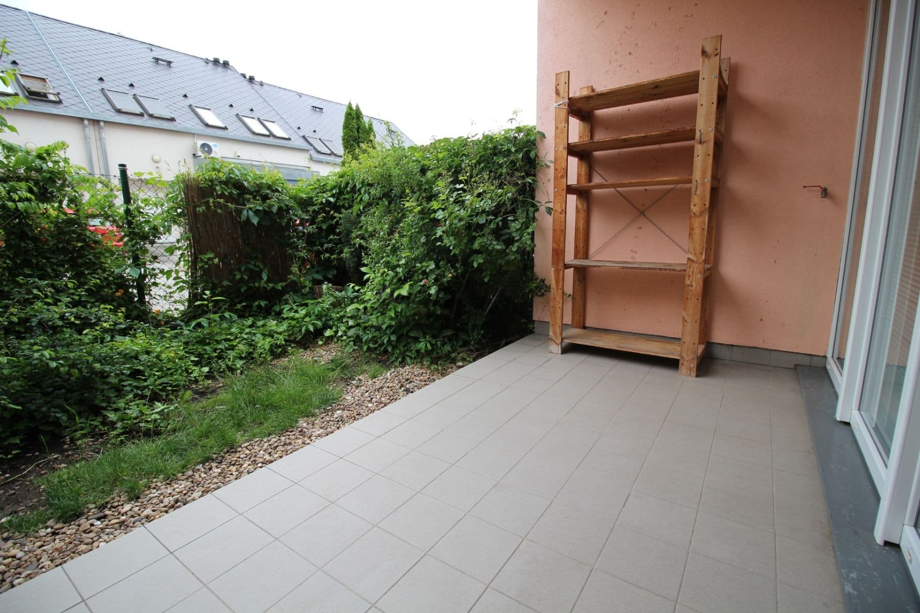 Prenájom bytu 3-izbový 74 m², Pod Nouzovem, Praha, Praha Prenájom bytu 3-izbový 74 m², Pod Nouzovem, Praha, Praha
