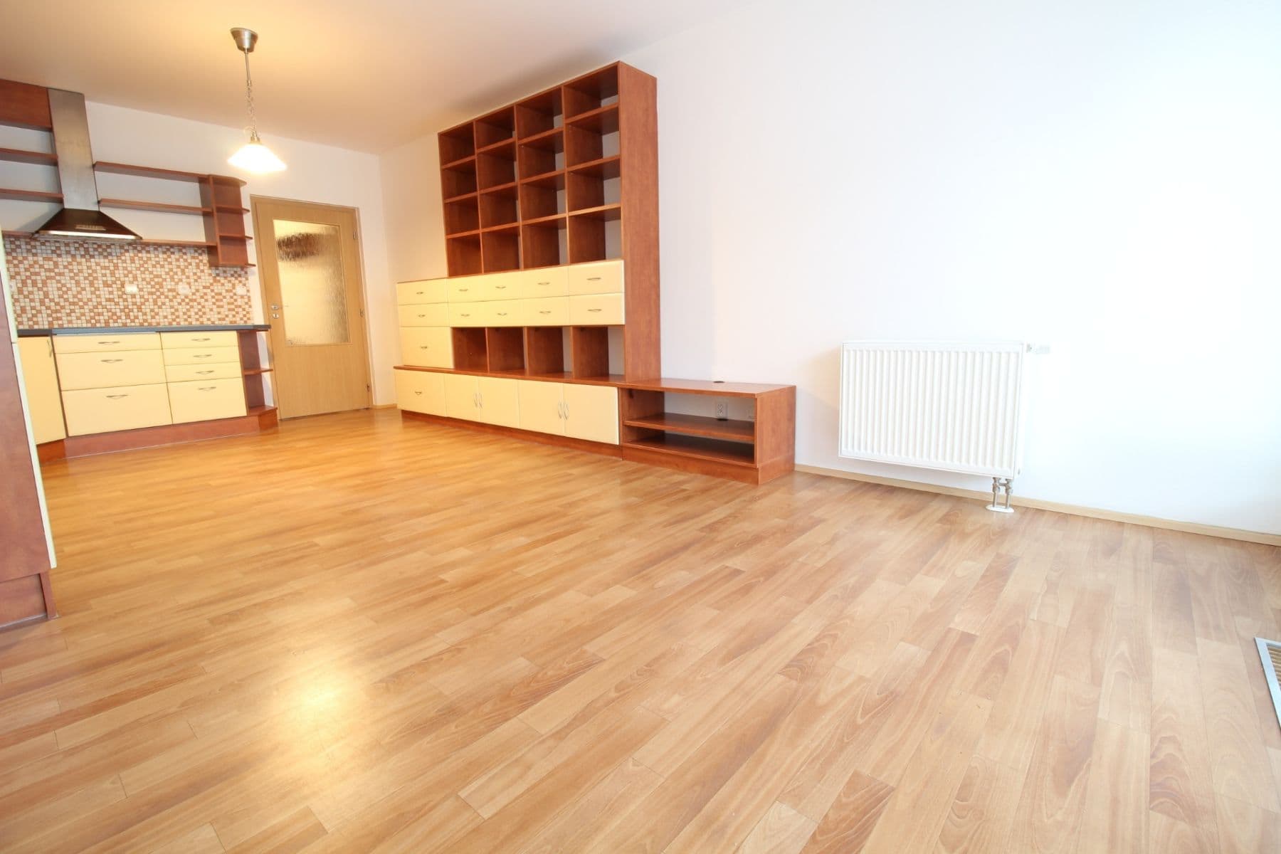 Prenájom bytu 3-izbový 74 m², Pod Nouzovem, Praha, Praha Prenájom bytu 3-izbový 74 m², Pod Nouzovem, Praha, Praha