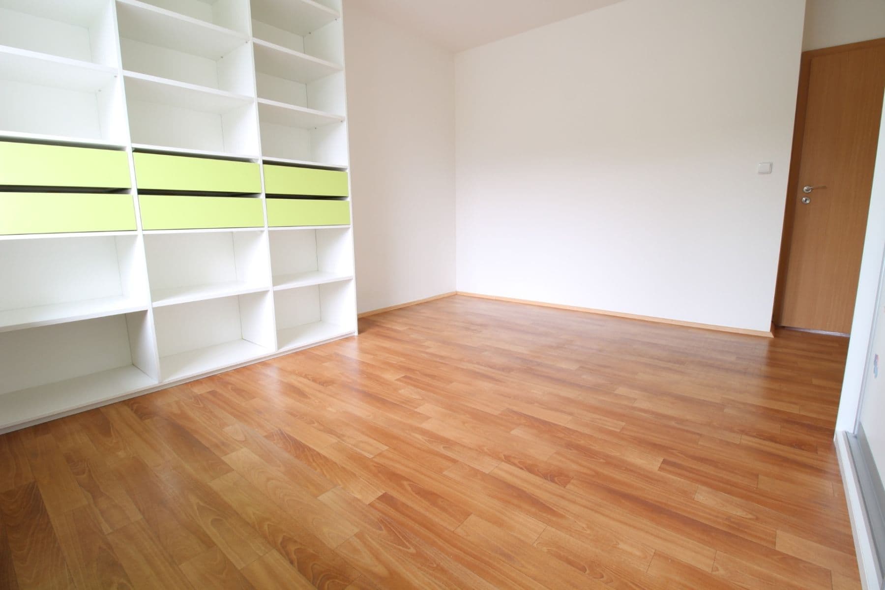 Prenájom bytu 3-izbový 74 m², Pod Nouzovem, Praha, Praha Prenájom bytu 3-izbový 74 m², Pod Nouzovem, Praha, Praha