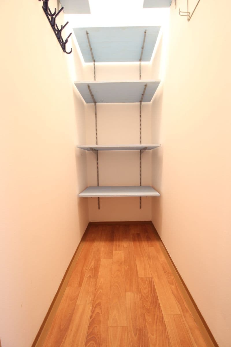 Prenájom bytu 3-izbový 74 m², Pod Nouzovem, Praha, Praha Prenájom bytu 3-izbový 74 m², Pod Nouzovem, Praha, Praha