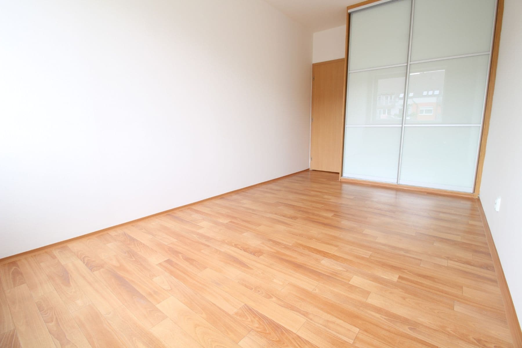 Prenájom bytu 3-izbový 74 m², Pod Nouzovem, Praha, Praha Prenájom bytu 3-izbový 74 m², Pod Nouzovem, Praha, Praha