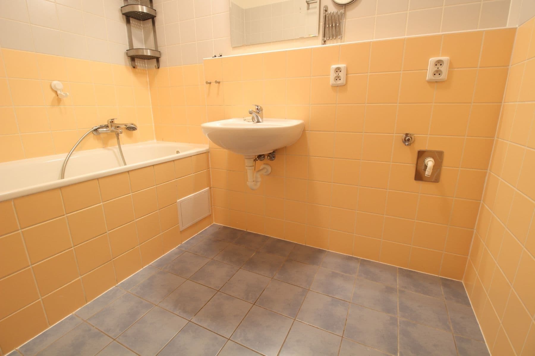 Prenájom bytu 3-izbový 74 m², Pod Nouzovem, Praha, Praha Prenájom bytu 3-izbový 74 m², Pod Nouzovem, Praha, Praha