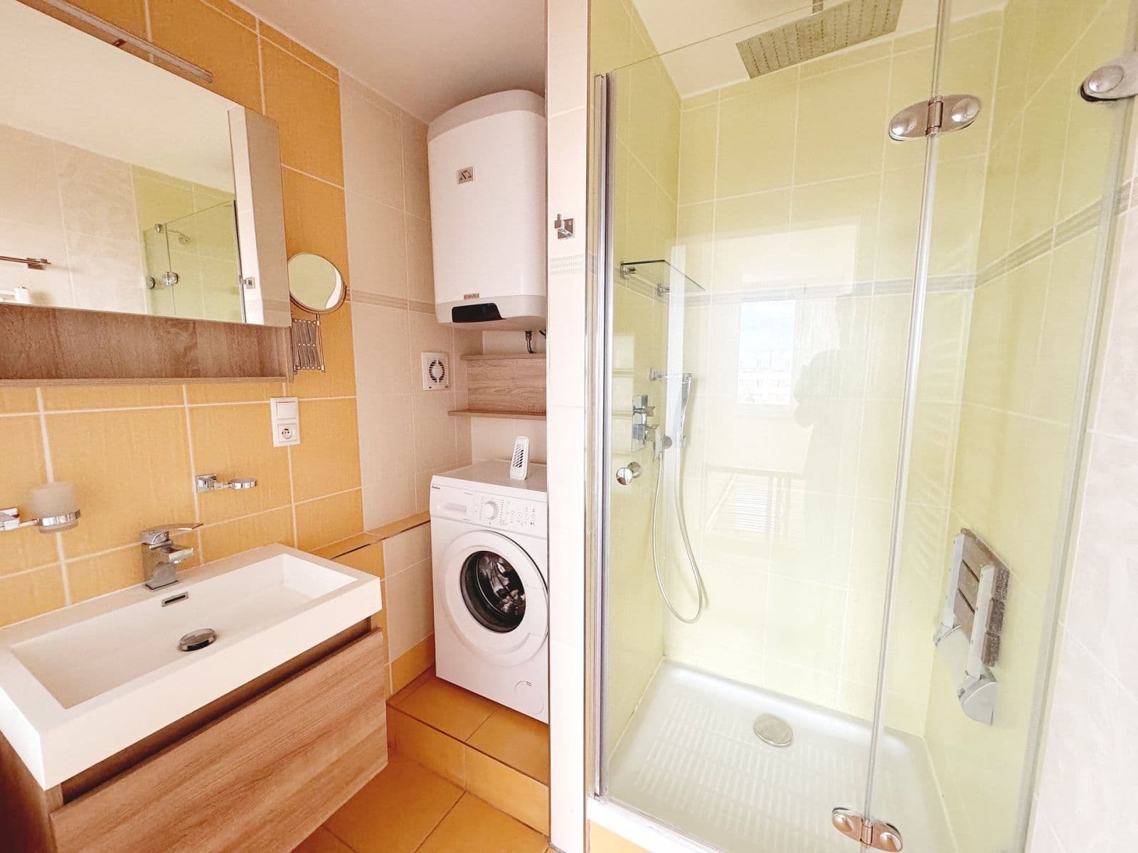 Prenájom bytu 1-izbový 32 m², Jelínkova, Praha, Praha Prenájom bytu 1-izbový 32 m², Jelínkova, Praha, Praha