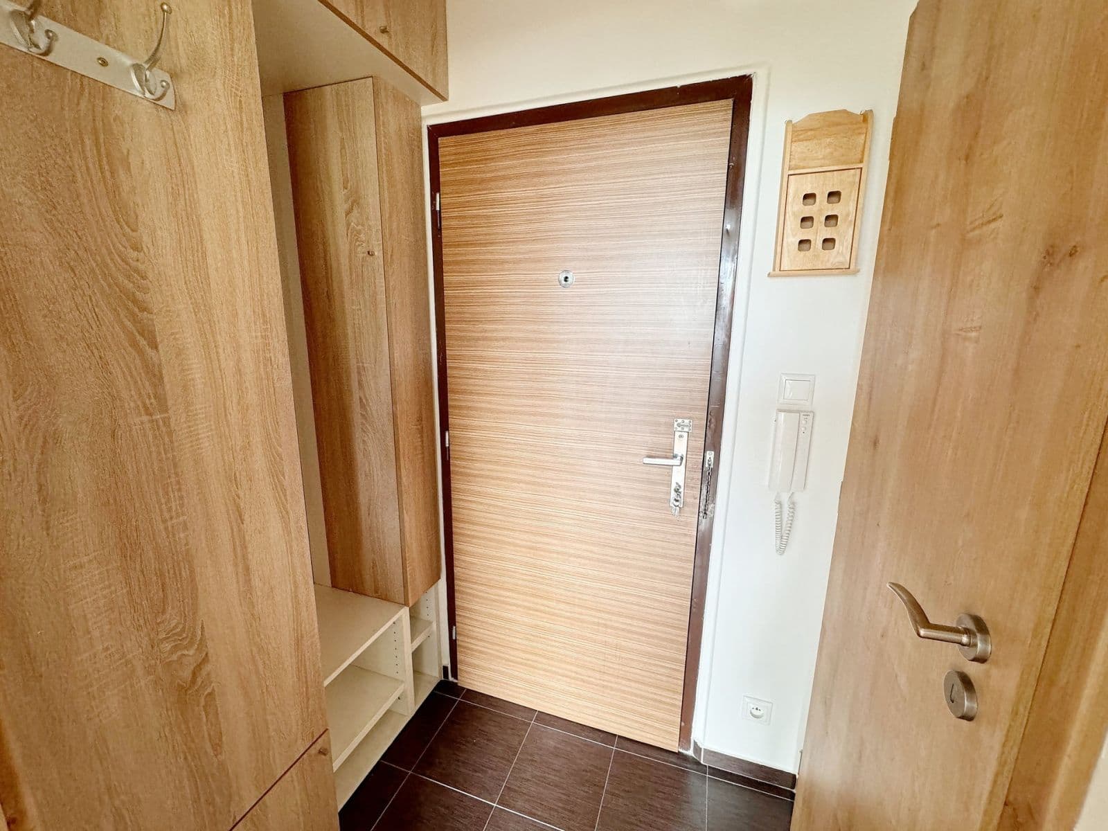 Prenájom bytu 1-izbový 32 m², Jelínkova, Praha, Praha Prenájom bytu 1-izbový 32 m², Jelínkova, Praha, Praha