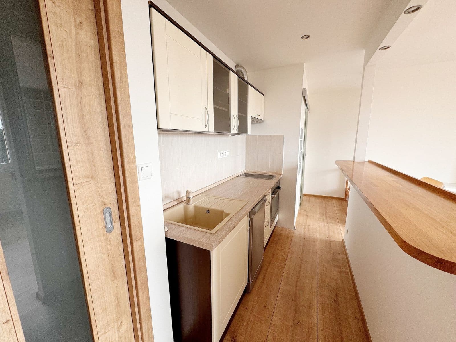 Prenájom bytu 1-izbový 32 m², Jelínkova, Praha, Praha Prenájom bytu 1-izbový 32 m², Jelínkova, Praha, Praha