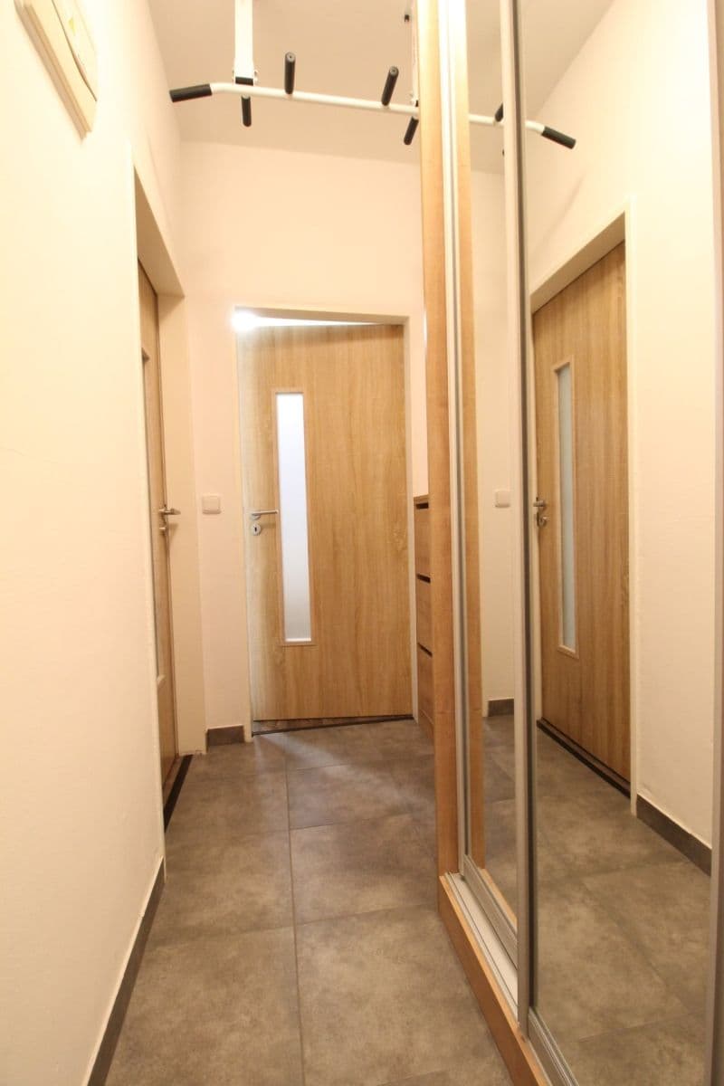 Prenájom bytu 2-izbový 41 m², Pelušková, Praha, Praha Prenájom bytu 2-izbový 41 m², Pelušková, Praha, Praha