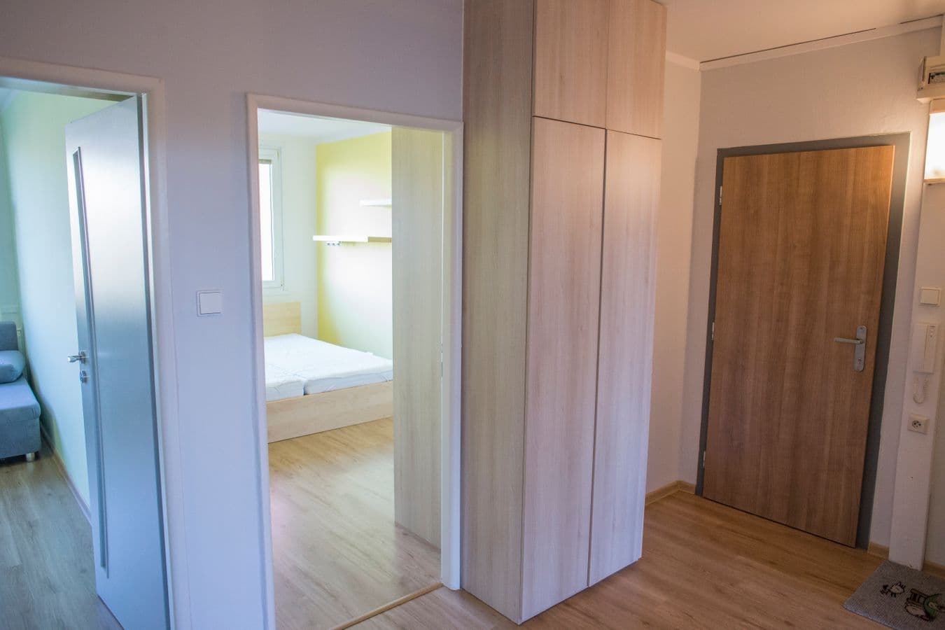 Prenájom bytu 3-izbový 67 m², Krosenská, Praha, Praha Prenájom bytu 3-izbový 67 m², Krosenská, Praha, Praha