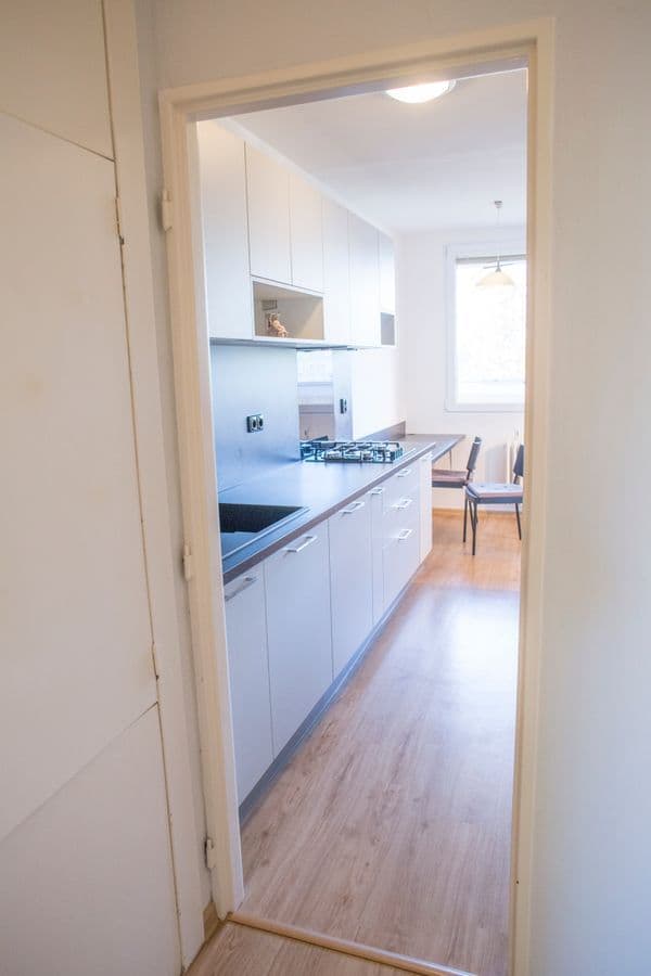 Prenájom bytu 3-izbový 67 m², Krosenská, Praha, Praha Prenájom bytu 3-izbový 67 m², Krosenská, Praha, Praha