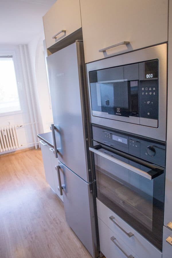 Prenájom bytu 3-izbový 67 m², Krosenská, Praha, Praha Prenájom bytu 3-izbový 67 m², Krosenská, Praha, Praha