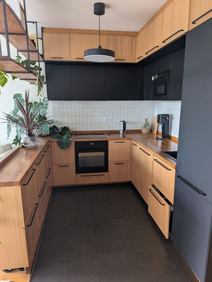 Prenájom bytu 3-izbový 80 m², Olgy Havlové, Praha, Praha Prenájom bytu 3-izbový 80 m², Olgy Havlové, Praha, Praha