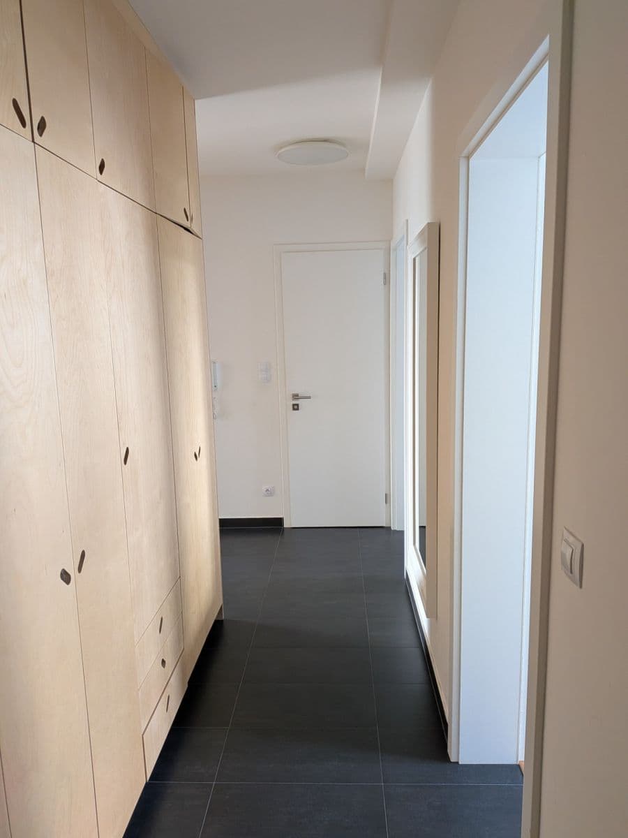 Prenájom bytu 3-izbový 80 m², Olgy Havlové, Praha, Praha Prenájom bytu 3-izbový 80 m², Olgy Havlové, Praha, Praha