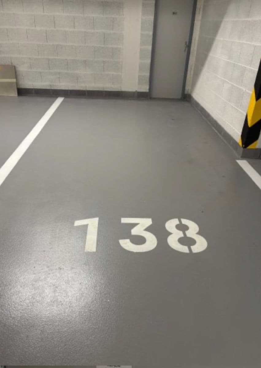 Prenájom garáže 15 m², Praha, Praha Prenájom garáže 15 m², Praha, Praha