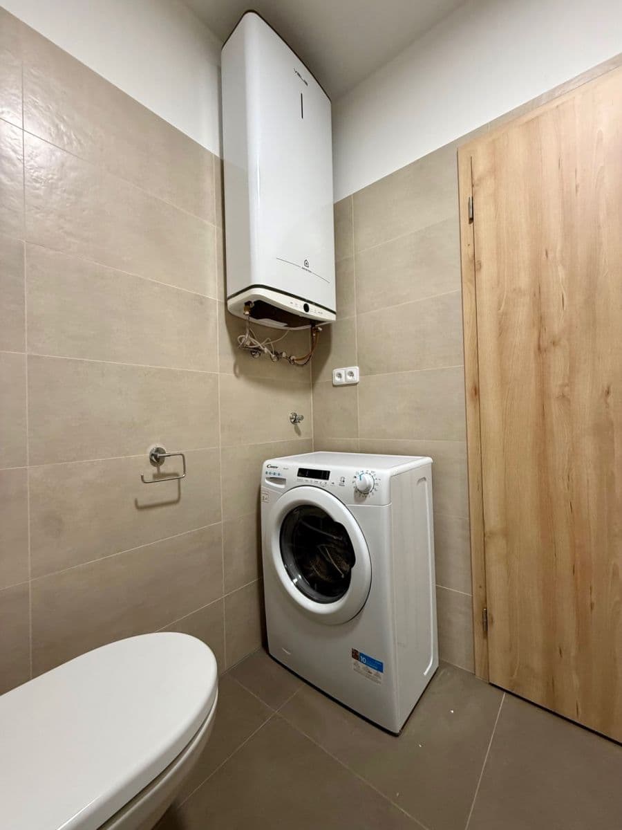 Prenájom bytu 2-izbový 55 m², Mochovská, Praha, Praha Prenájom bytu 2-izbový 55 m², Mochovská, Praha, Praha