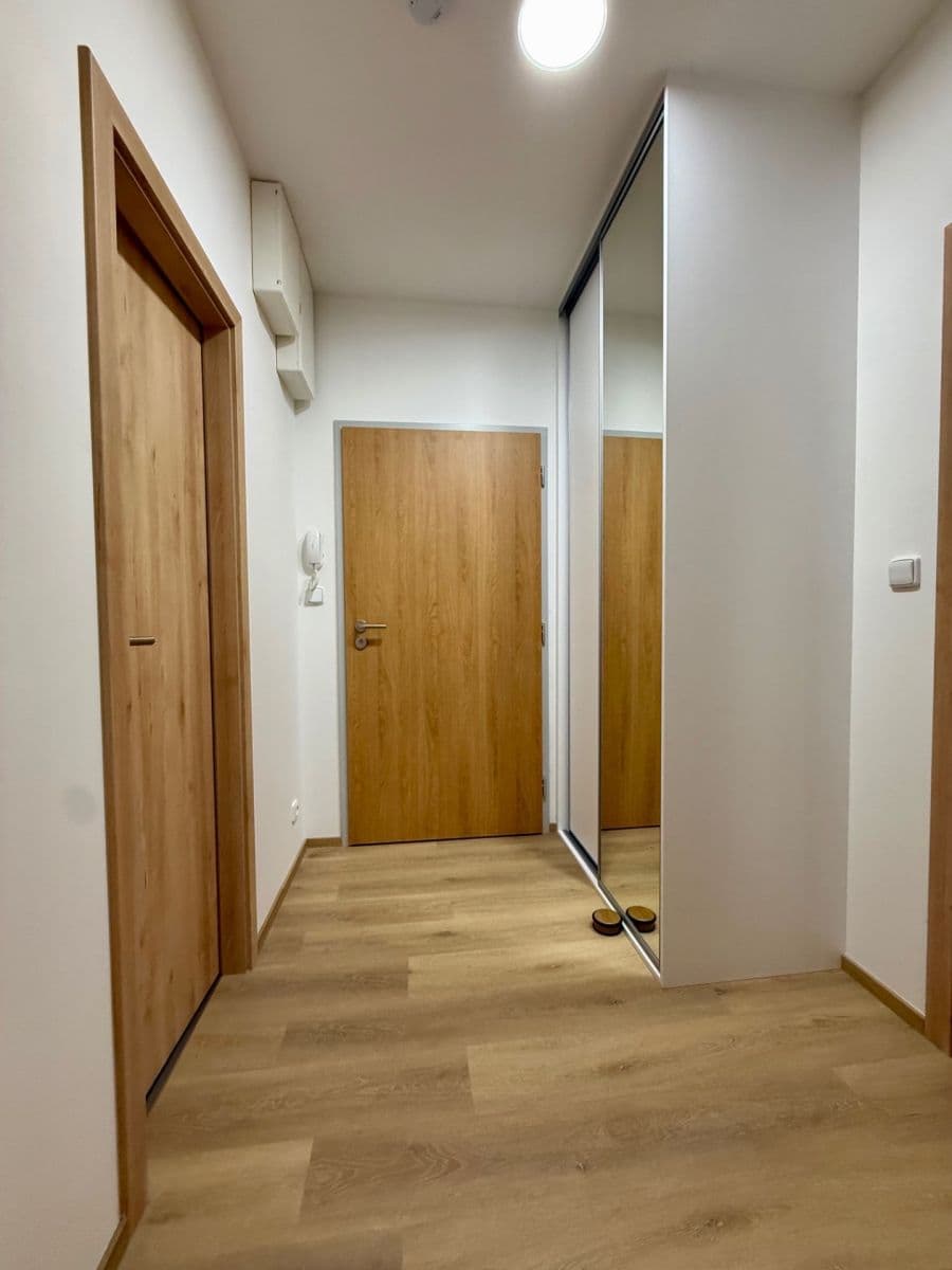 Prenájom bytu 2-izbový 55 m², Mochovská, Praha, Praha Prenájom bytu 2-izbový 55 m², Mochovská, Praha, Praha
