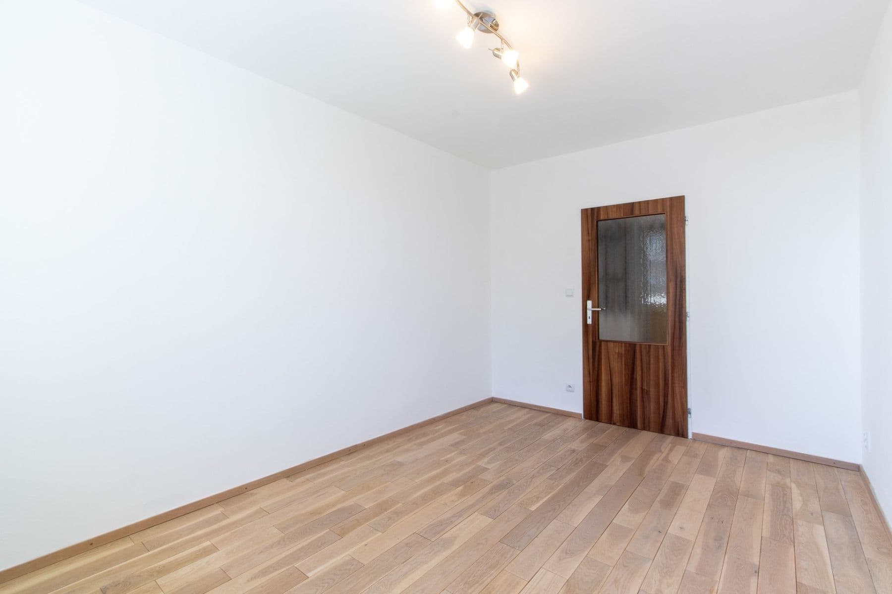 Prenájom bytu 3-izbový 72 m², K sadu, Praha, Praha Prenájom bytu 3-izbový 72 m², K sadu, Praha, Praha