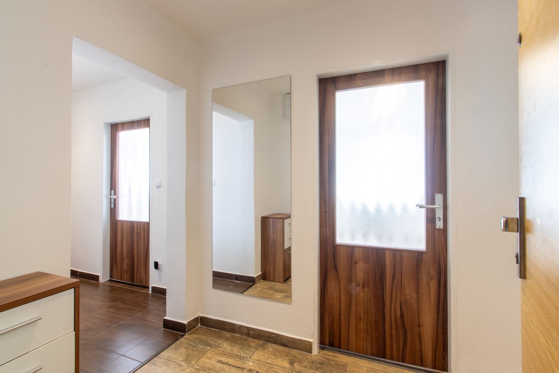 Prenájom bytu 3-izbový 72 m², K sadu, Praha, Praha Prenájom bytu 3-izbový 72 m², K sadu, Praha, Praha
