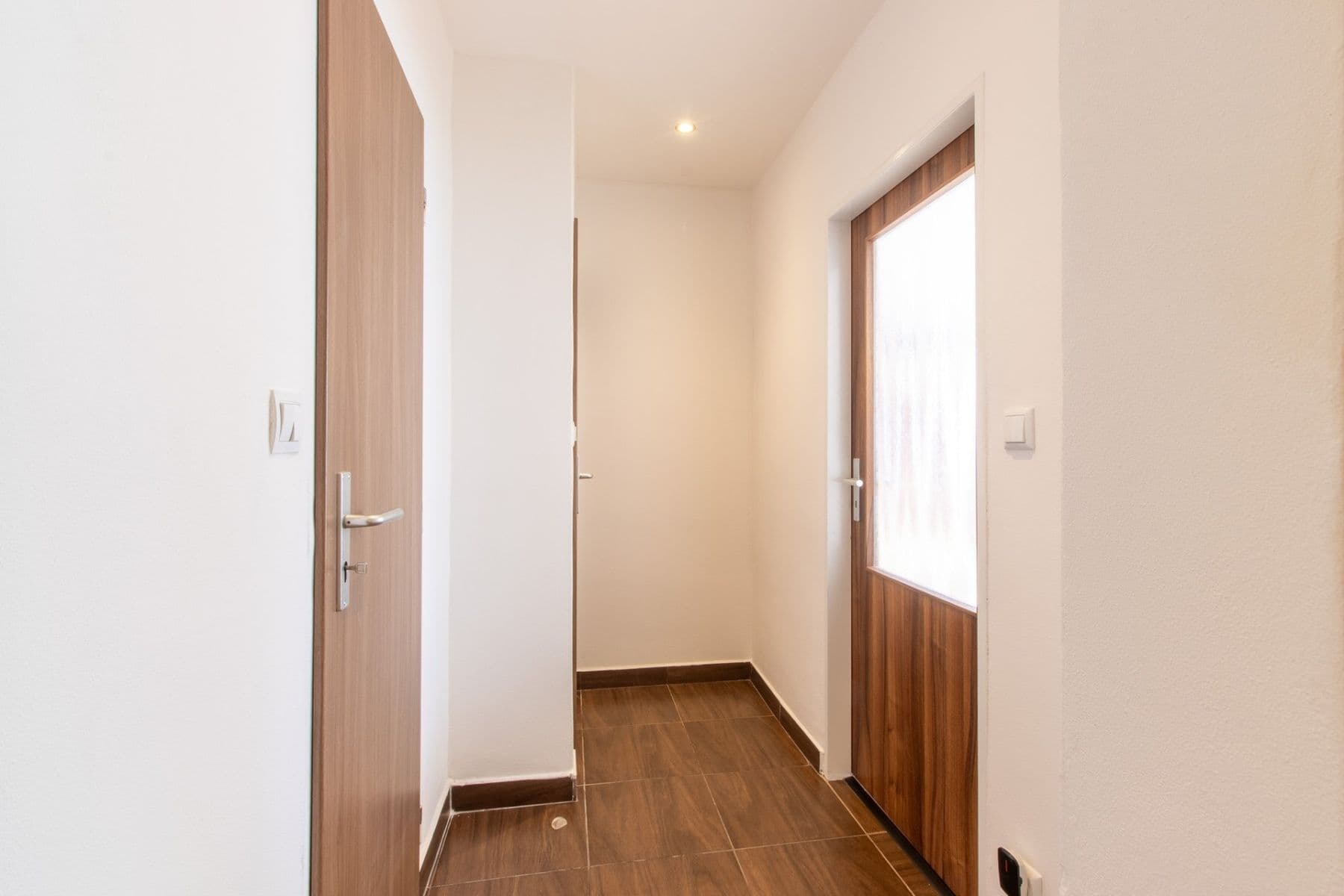 Prenájom bytu 3-izbový 72 m², K sadu, Praha, Praha Prenájom bytu 3-izbový 72 m², K sadu, Praha, Praha