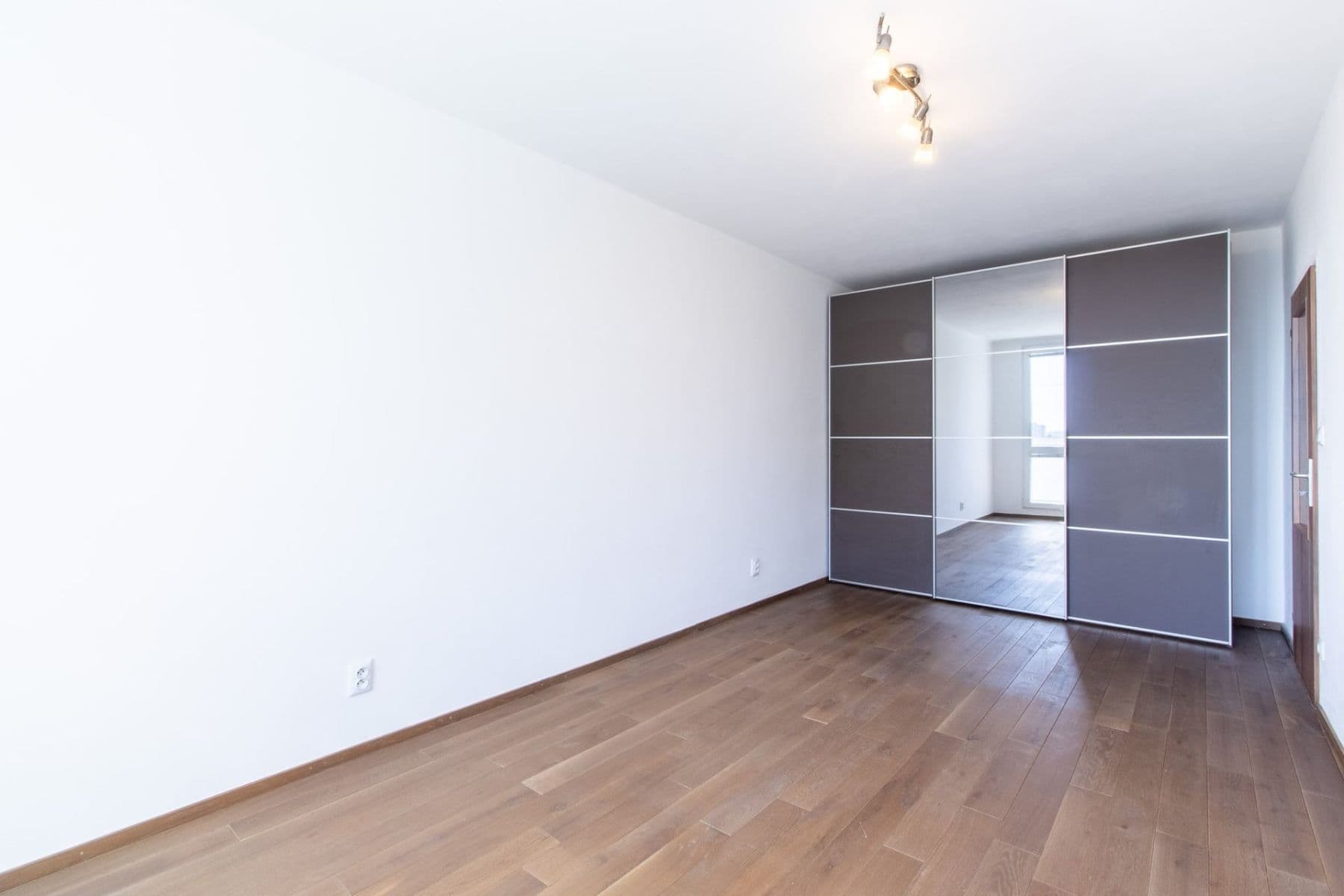 Prenájom bytu 3-izbový 72 m², K sadu, Praha, Praha Prenájom bytu 3-izbový 72 m², K sadu, Praha, Praha