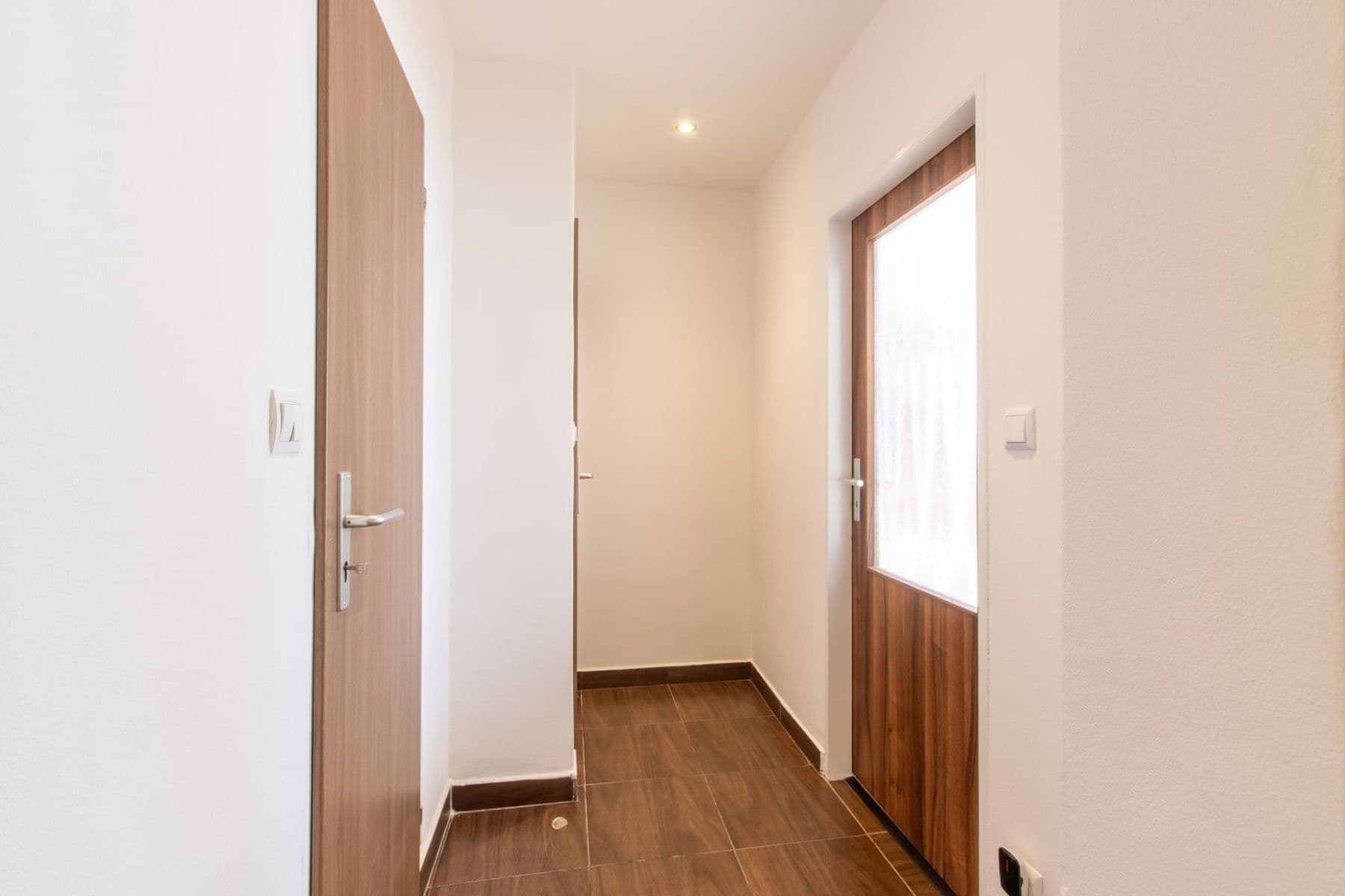 Prenájom bytu 3-izbový 72 m², K sadu, Praha, Praha Prenájom bytu 3-izbový 72 m², K sadu, Praha, Praha