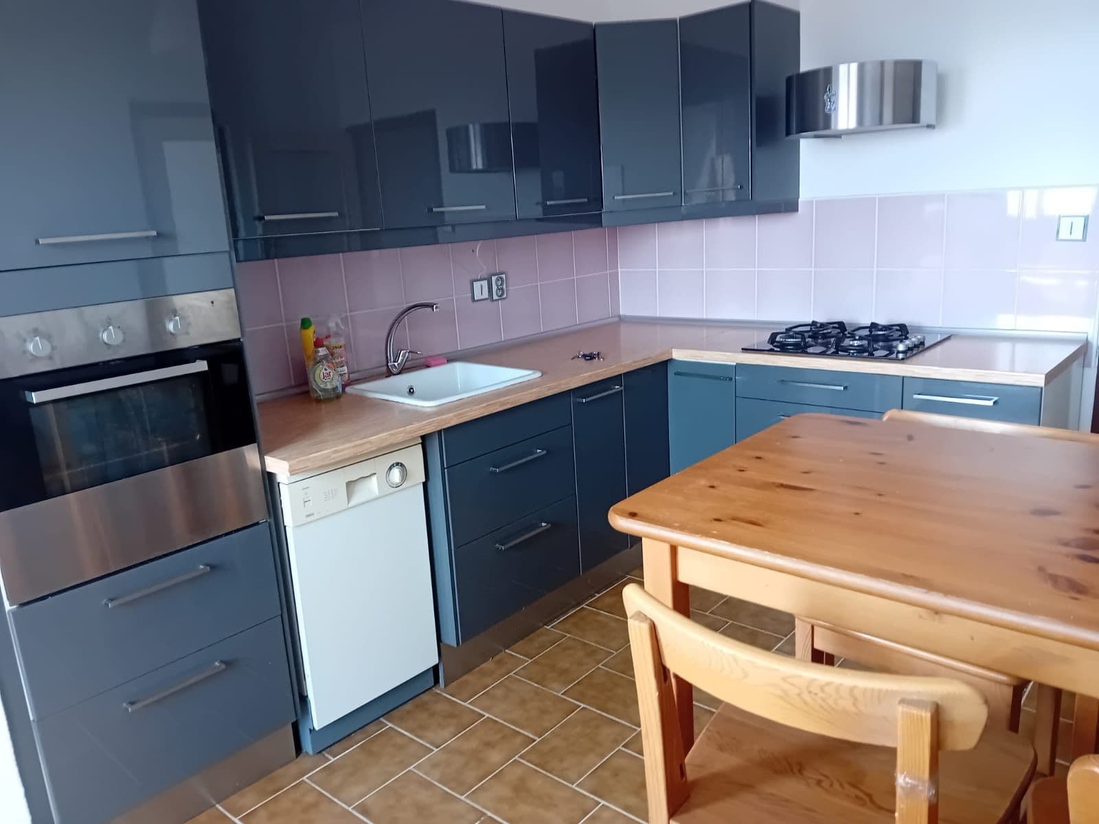 Prenájom bytu 3-izbový 78 m², Hlaváčikova, Karlova Ves, Bratislavský kraj Prenájom bytu 3-izbový 78 m², Hlaváčikova, Karlova Ves, Bratislavský kraj