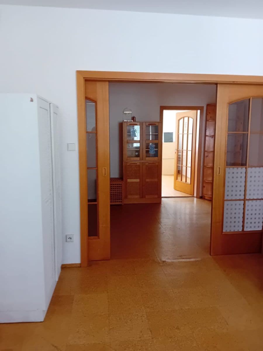 Prenájom bytu 3-izbový 78 m², Hlaváčikova, Karlova Ves, Bratislavský kraj Prenájom bytu 3-izbový 78 m², Hlaváčikova, Karlova Ves, Bratislavský kraj