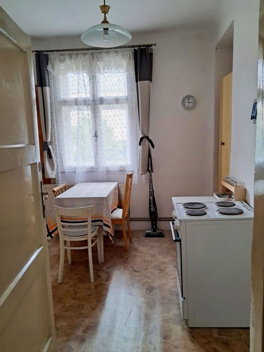 Prenájom bytu 3-izbový 75 m², Klincová, Ružinov, Bratislavský kraj Prenájom bytu 3-izbový 75 m², Klincová, Ružinov, Bratislavský kraj