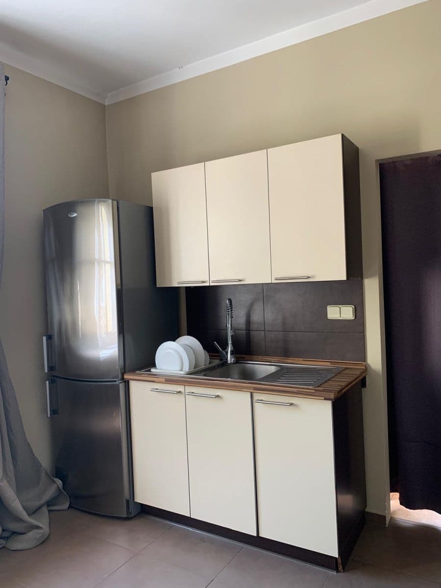 Prenájom bytu 1-izbový 44 m², Domažlická, Praha, Praha Prenájom bytu 1-izbový 44 m², Domažlická, Praha, Praha