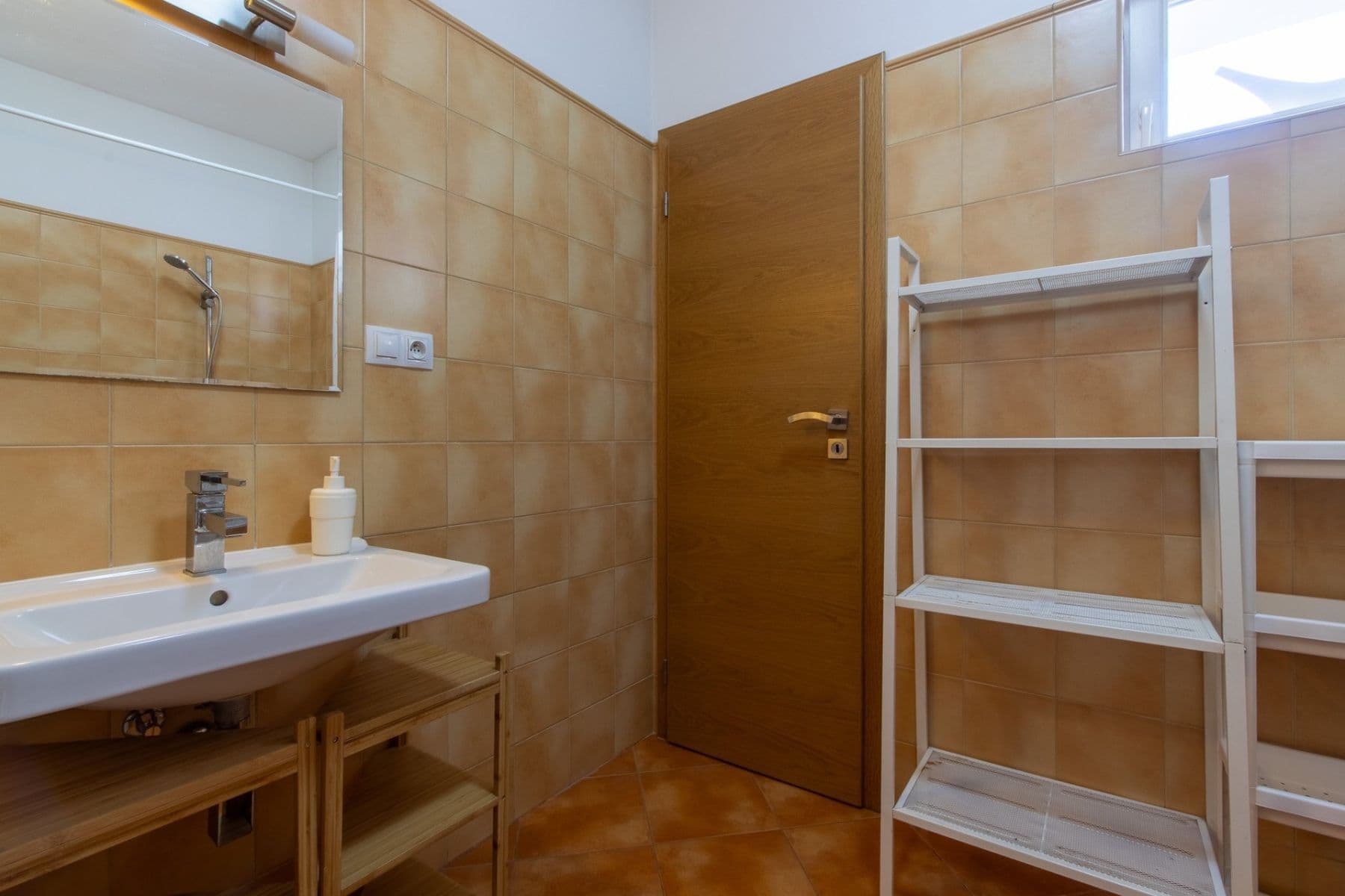 Prenájom bytu 2-izbový 42 m², Drahobejlova, Praha, Praha Prenájom bytu 2-izbový 42 m², Drahobejlova, Praha, Praha