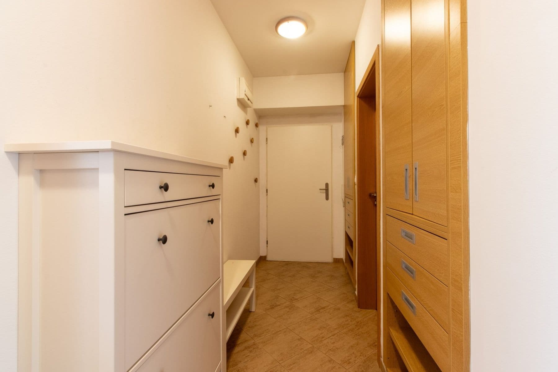 Prenájom bytu 2-izbový 42 m², Drahobejlova, Praha, Praha Prenájom bytu 2-izbový 42 m², Drahobejlova, Praha, Praha