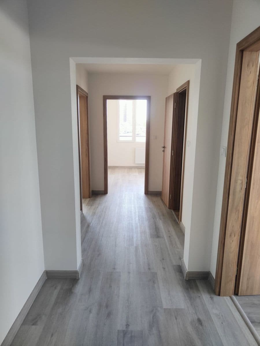 Prenájom bytu 3-izbový 75 m², Čs. armády, Kladno, Středočeský kraj Prenájom bytu 3-izbový 75 m², Čs. armády, Kladno, Středočeský kraj
