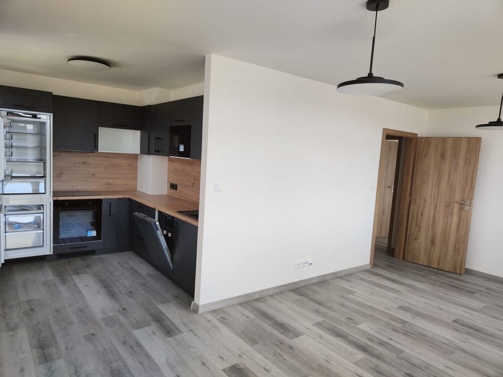 Prenájom bytu 3-izbový 75 m², Čs. armády, Kladno, Středočeský kraj Prenájom bytu 3-izbový 75 m², Čs. armády, Kladno, Středočeský kraj