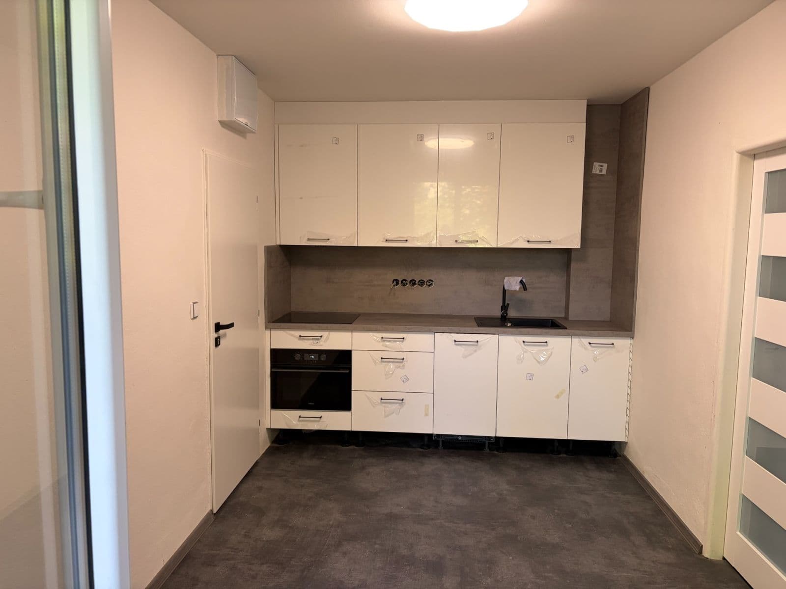 Prenájom bytu 1-izbový 30 m², Šmejkalova, Brno, Jihomoravský kraj Prenájom bytu 1-izbový 30 m², Šmejkalova, Brno, Jihomoravský kraj