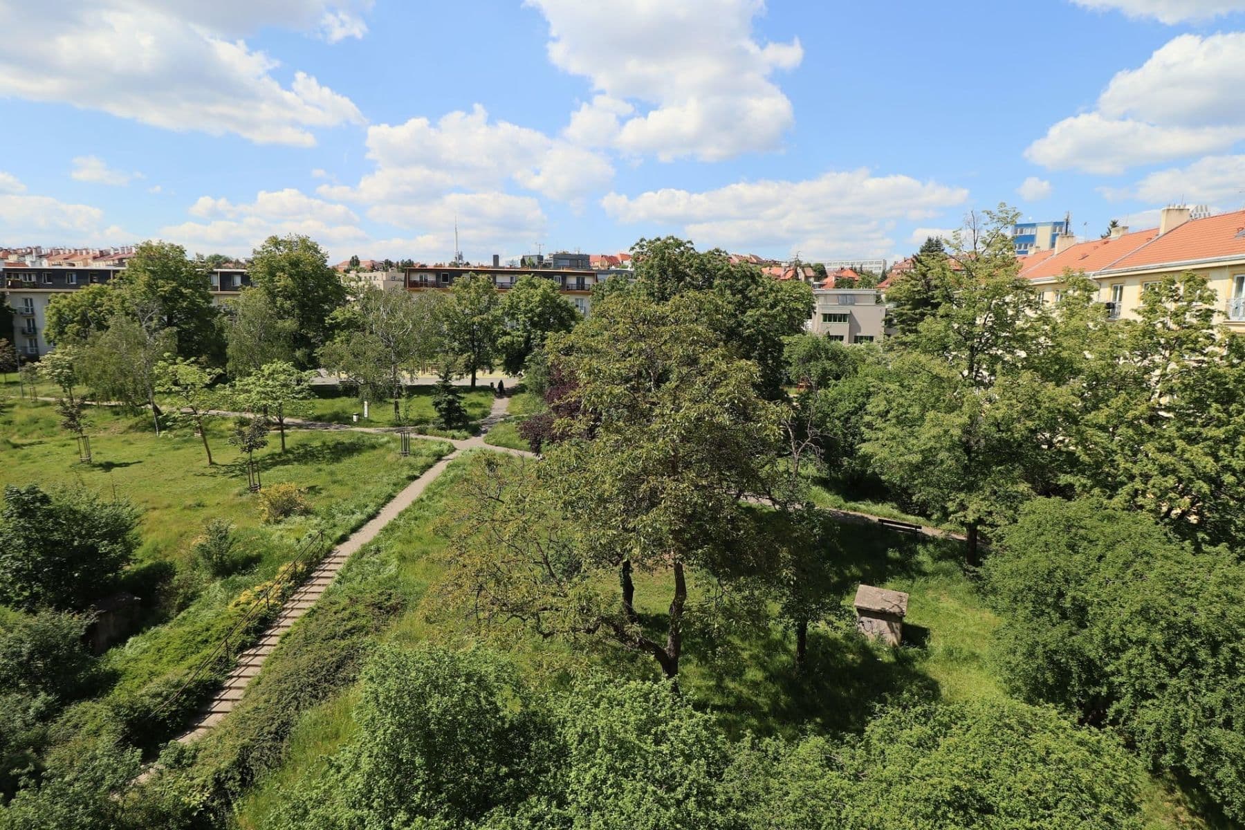 Prenájom bytu 1-izbový 29 m², 28. pluku, Praha, Praha Prenájom bytu 1-izbový 29 m², 28. pluku, Praha, Praha