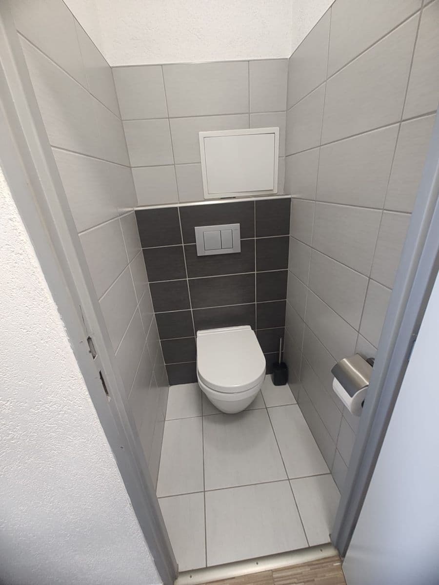 Prenájom bytu 1-izbový 32 m², Nad Lesním divadlem, Praha, Praha Prenájom bytu 1-izbový 32 m², Nad Lesním divadlem, Praha, Praha