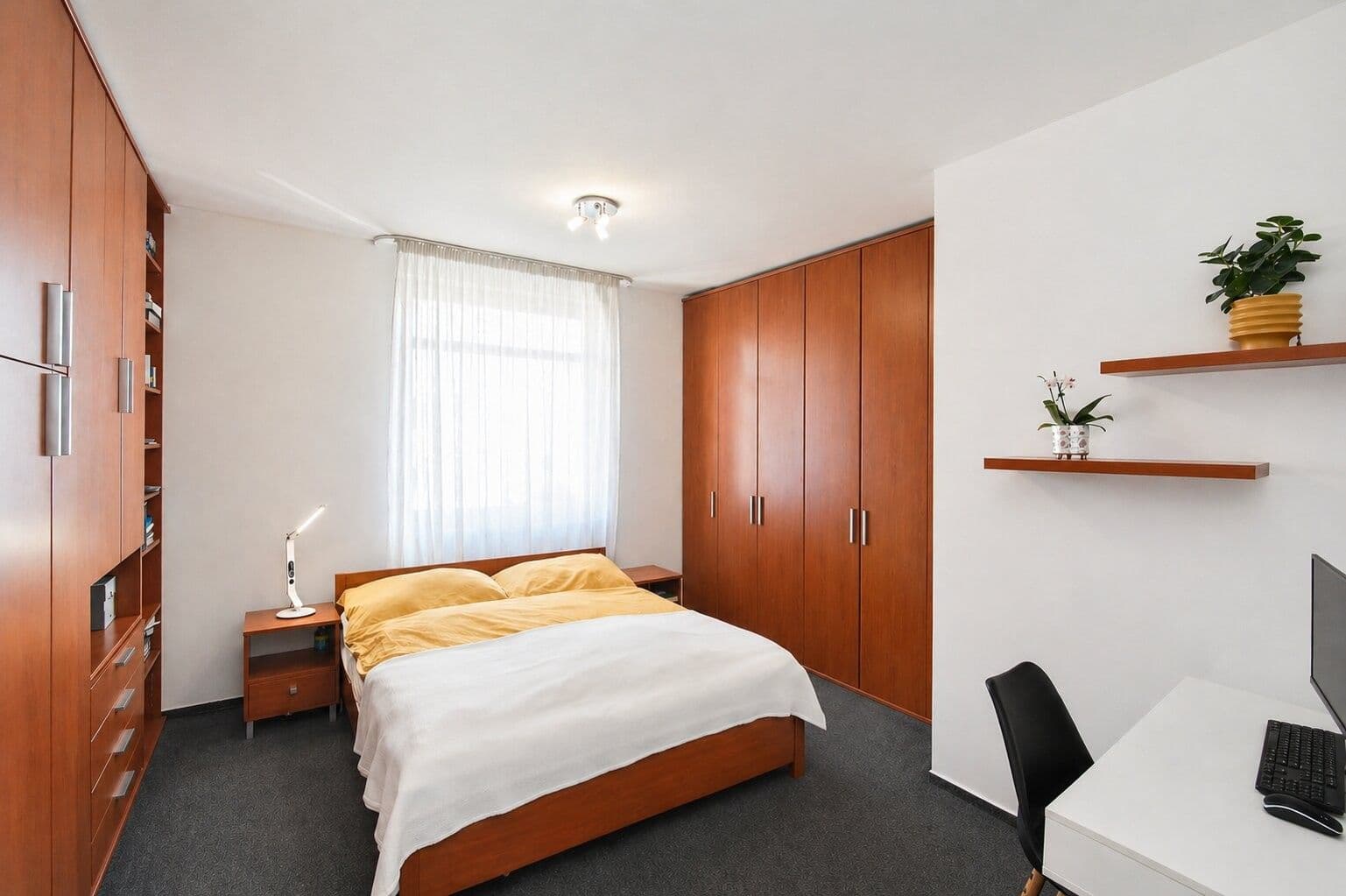 Prenájom bytu 3-izbový 85 m², Nad Okrouhlíkem, Praha, Praha Prenájom bytu 3-izbový 85 m², Nad Okrouhlíkem, Praha, Praha