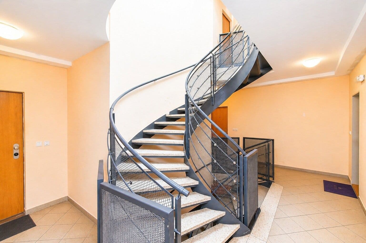Prenájom bytu 3-izbový 85 m², Nad Okrouhlíkem, Praha, Praha Prenájom bytu 3-izbový 85 m², Nad Okrouhlíkem, Praha, Praha