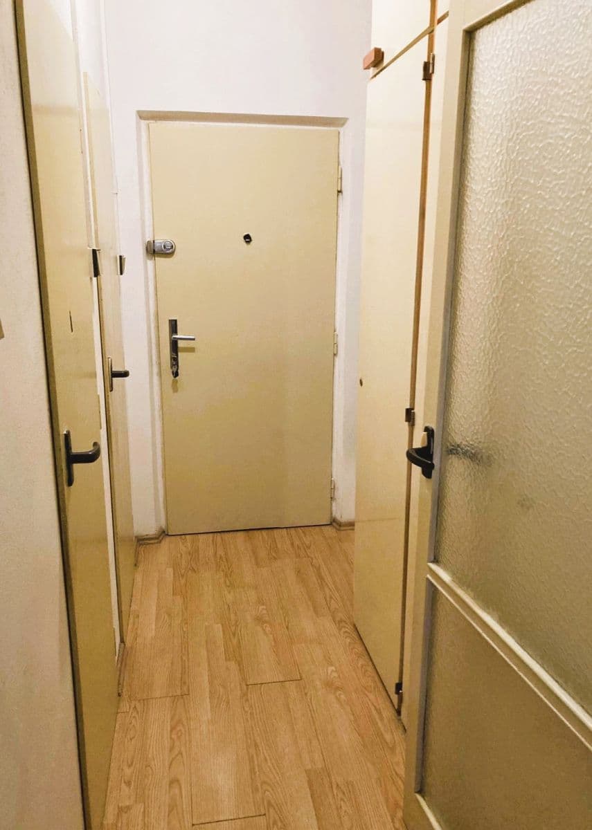 Prenájom bytu Garsoniéra 25 m², Jabloňová, Praha, Praha Prenájom bytu Garsoniéra 25 m², Jabloňová, Praha, Praha