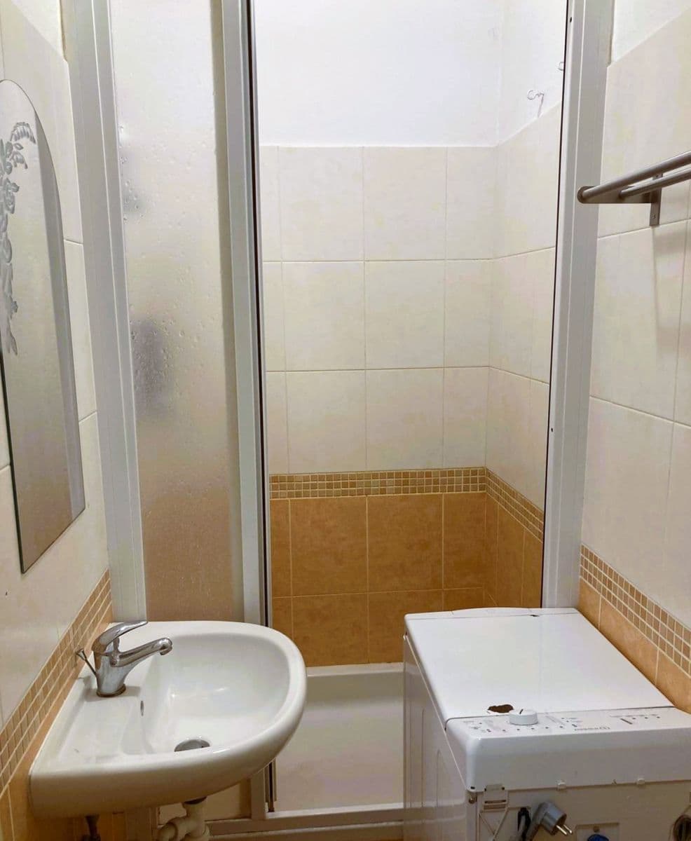Prenájom bytu Garsoniéra 25 m², Jabloňová, Praha, Praha Prenájom bytu Garsoniéra 25 m², Jabloňová, Praha, Praha