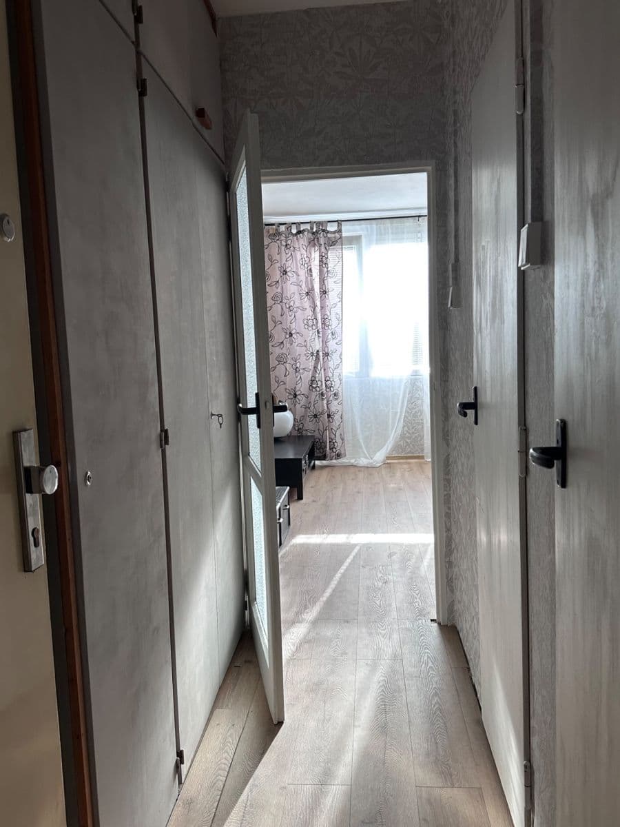 Prenájom bytu Garsoniéra 25 m², Jabloňová, Praha, Praha Prenájom bytu Garsoniéra 25 m², Jabloňová, Praha, Praha
