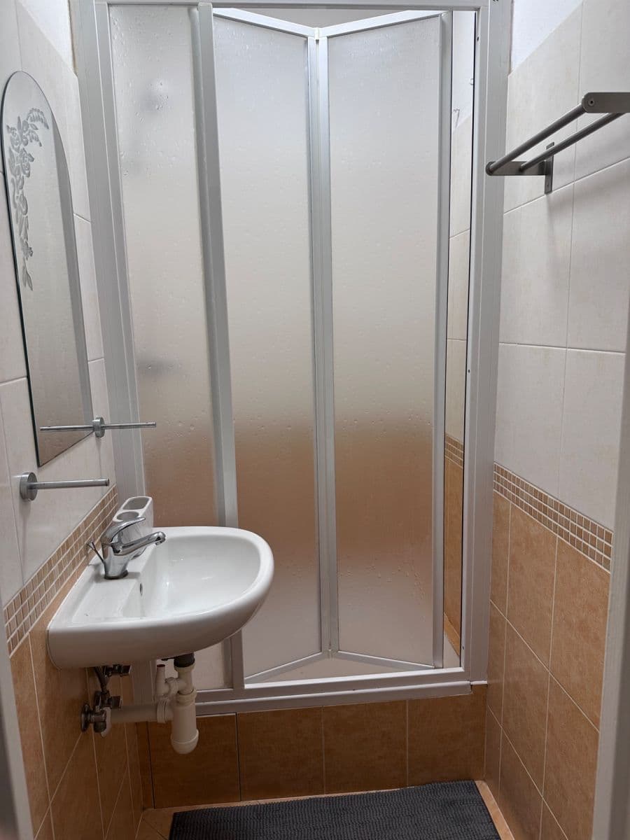 Prenájom bytu Garsoniéra 25 m², Jabloňová, Praha, Praha Prenájom bytu Garsoniéra 25 m², Jabloňová, Praha, Praha