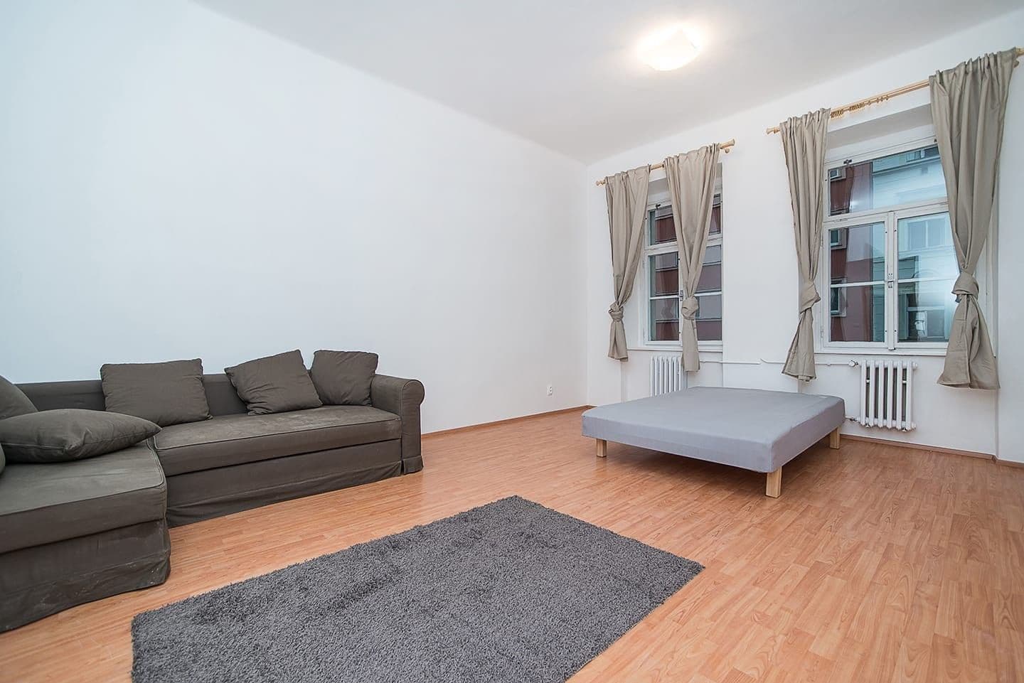 Prenájom bytu 3-izbový 90 m², Sudoměřská, Praha, Praha Prenájom bytu 3-izbový 90 m², Sudoměřská, Praha, Praha